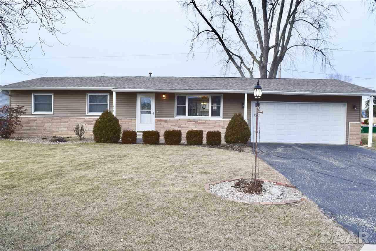 Property Photo:  1405 Bobolink  IL 61571 