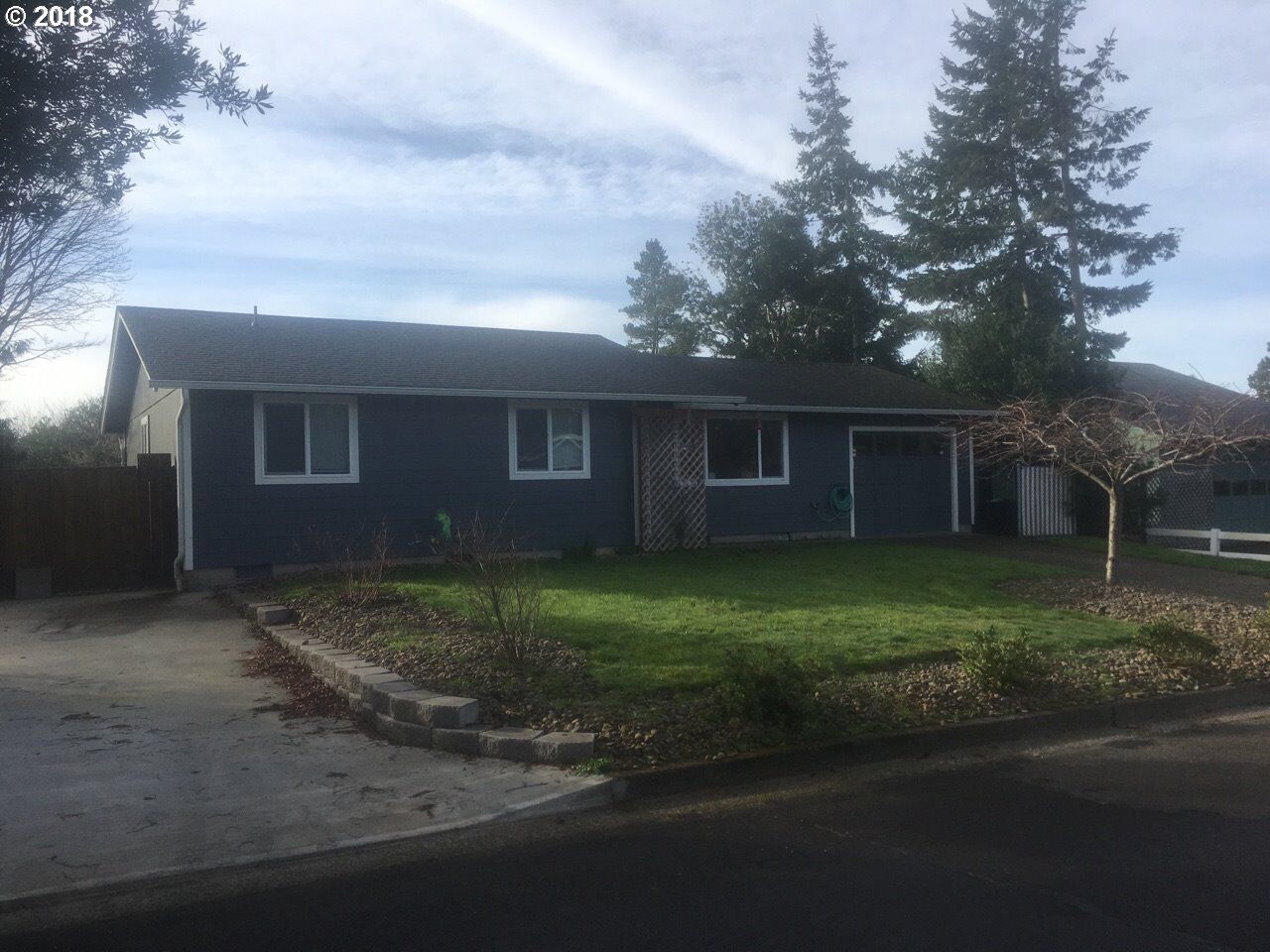 Property Photo: 2034 41st St OR 97439