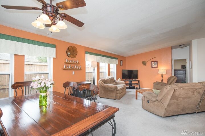 Property Photo: 16320 415th Avenue SE WA 98251