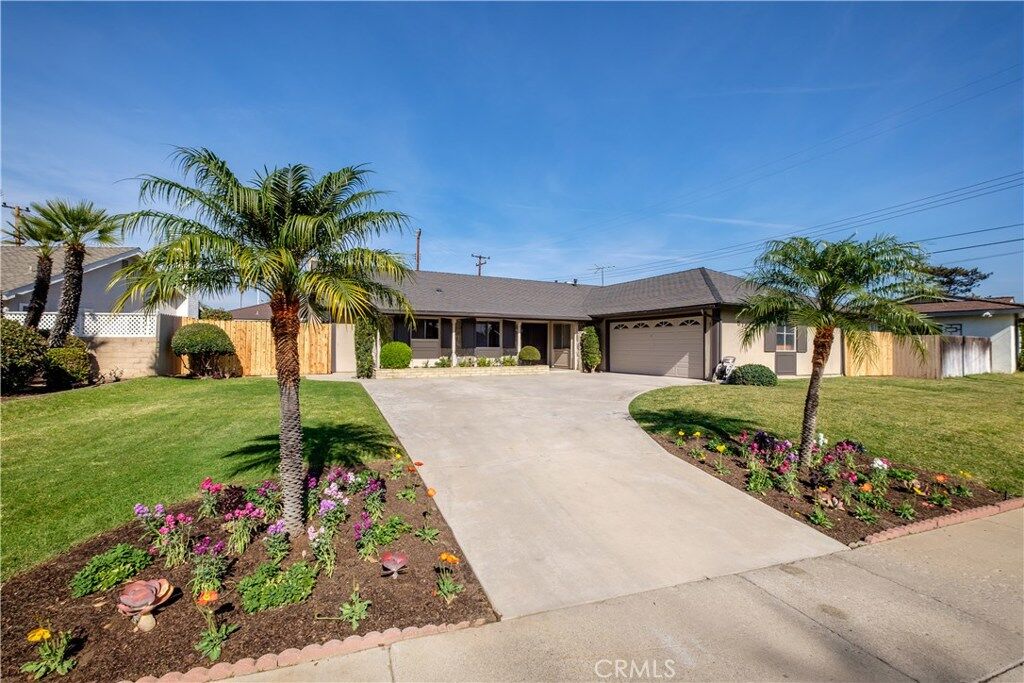 Property Photo:  513 Juniper Street  CA 92821 