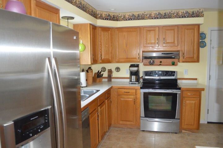 Property Photo:  98 Bellview Drive  NH 03446 