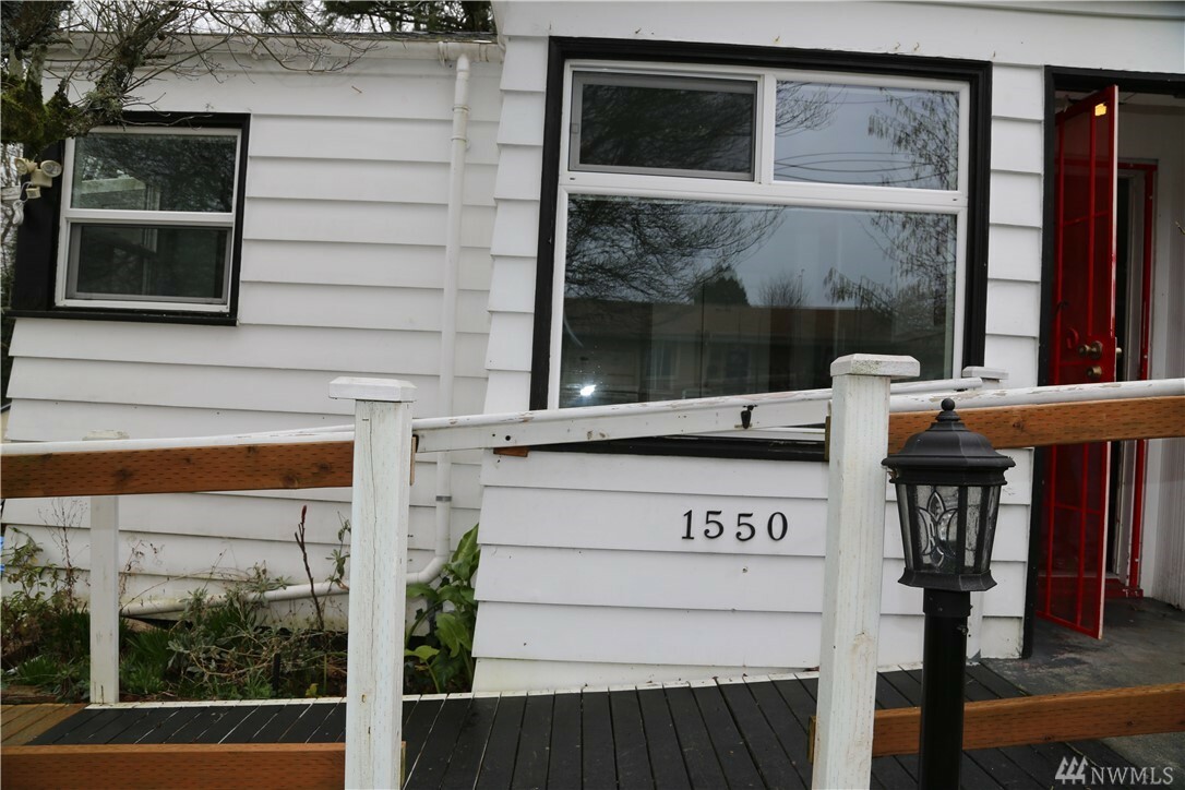 Property Photo:  1550 Marguerite Ave  WA 98337 