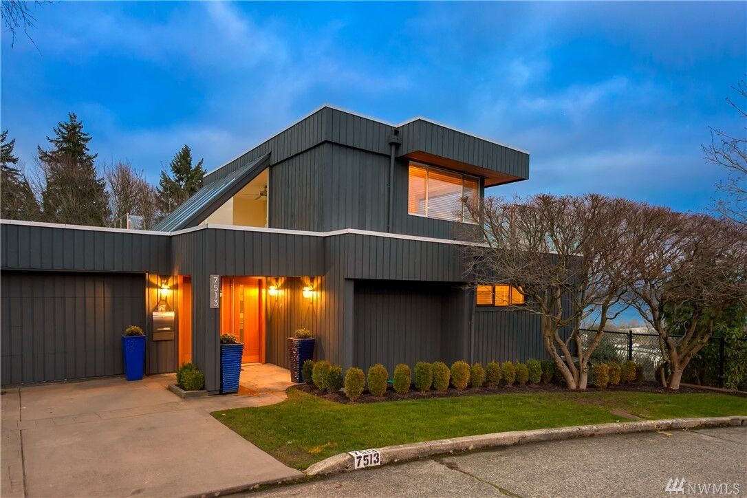 Property Photo: 7513 55th Place NE WA 98115