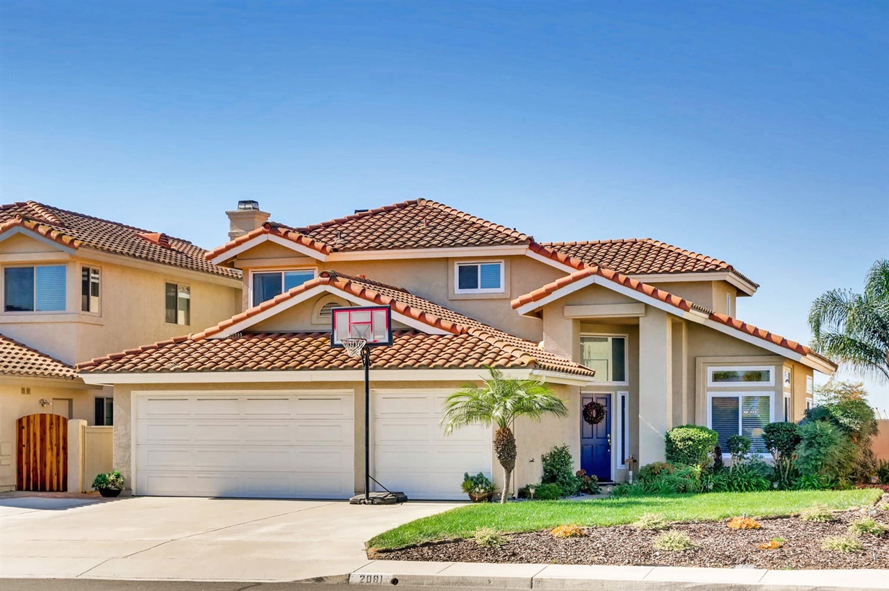 Property Photo:  2081 Sequoia Crst  CA 92081 