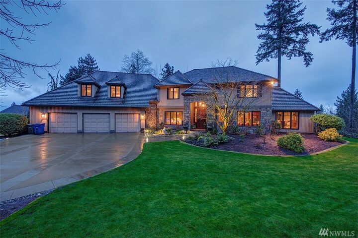 Property Photo:  3535 207th Ave SE  WA 98075 