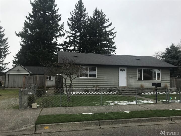Property Photo:  1817 9th St  WA 98270 