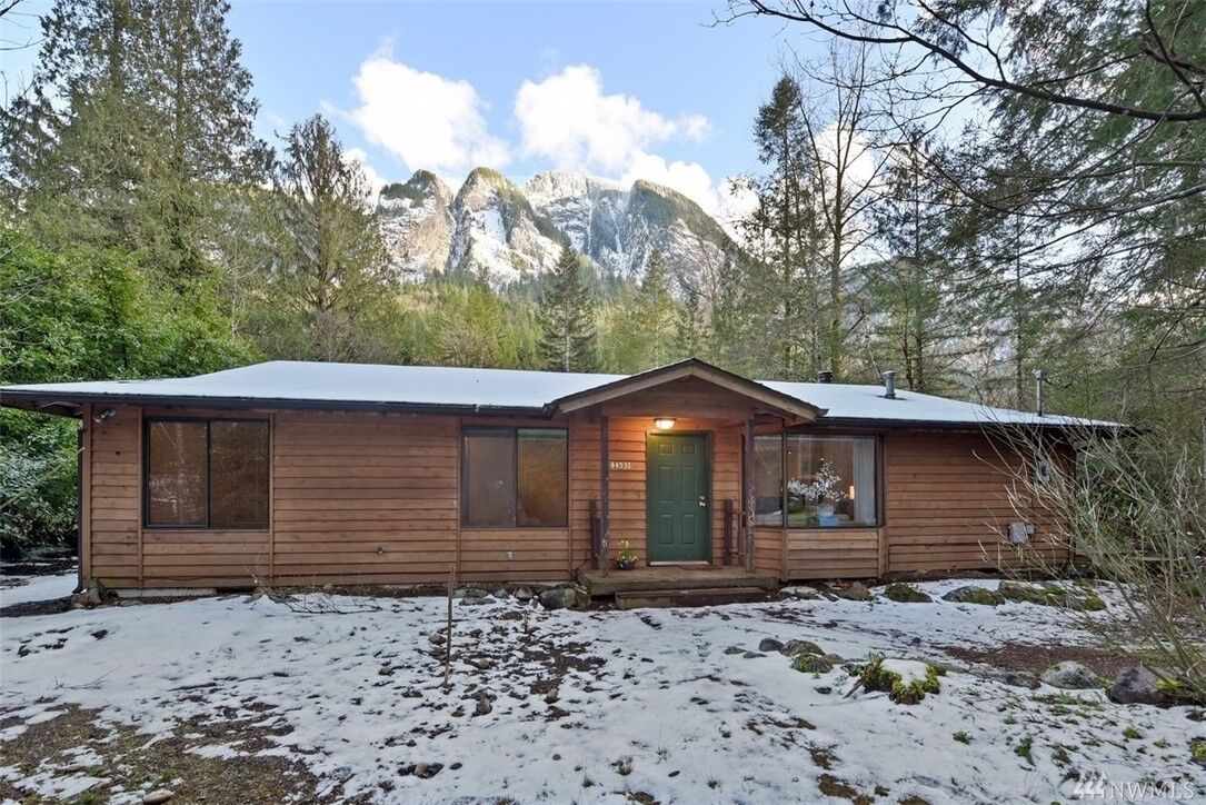 Property Photo: 44531 SE 73rd St WA 98065