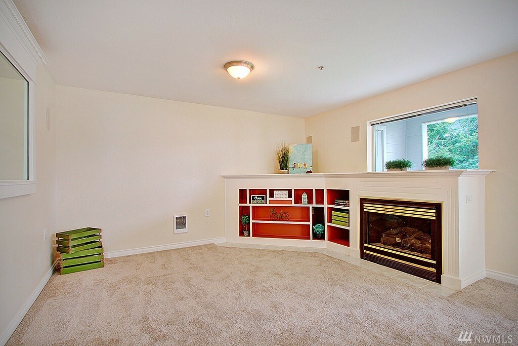 Property Photo: 5731 12th Ave W I103 WA 98203