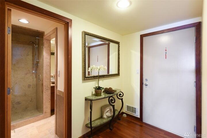 Property Photo:  4248 Chilberg Ave SW 302  WA 98116 