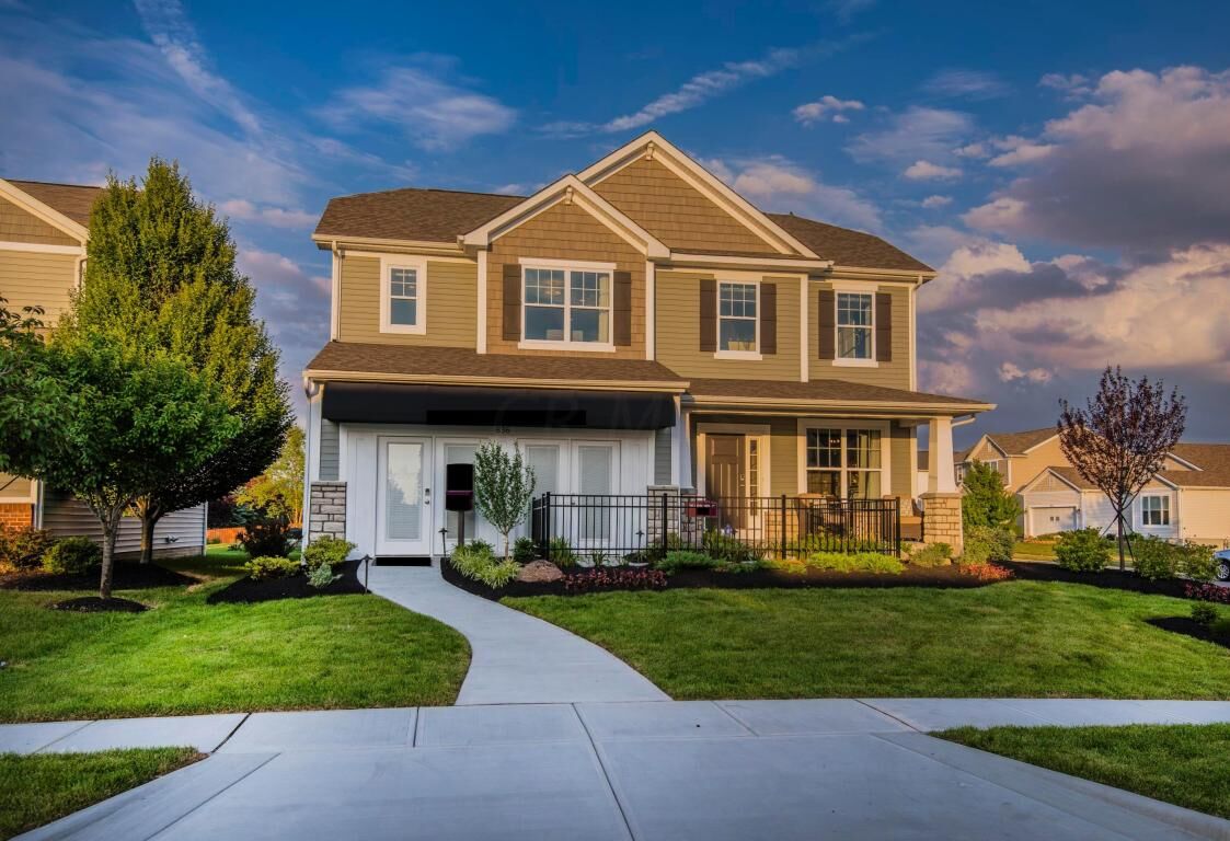 Property Photo:  836 Bent Oak Drive  OH 43004 