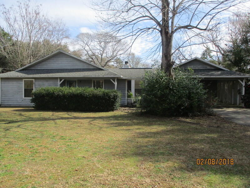 Property Photo: 5607 Tucker Lane FL 32539