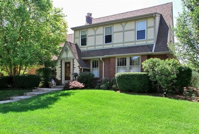 Property Photo:  17 Gillick Street  IL 60068