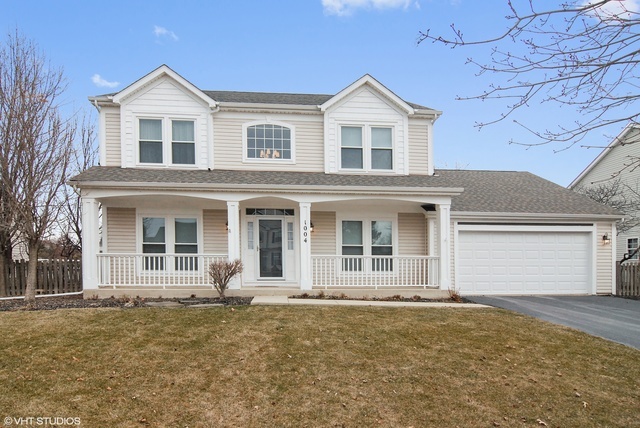 Property Photo:  1004 Vineyard Lane  IL 60502 