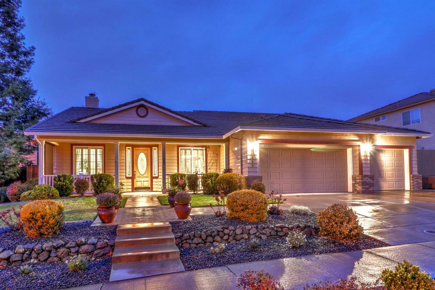 Property Photo: 468 Caldarella Circle CA 95678