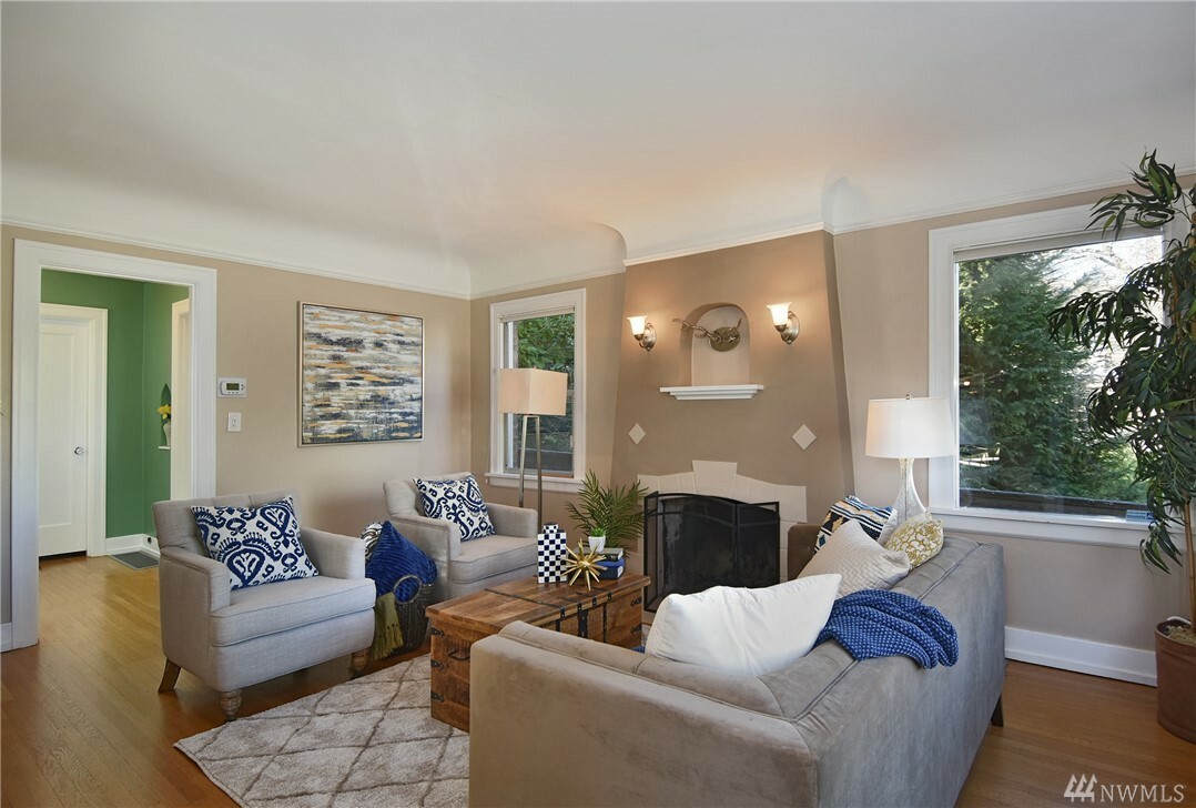 Property Photo:  7065 7th Ave NW  WA 98117 