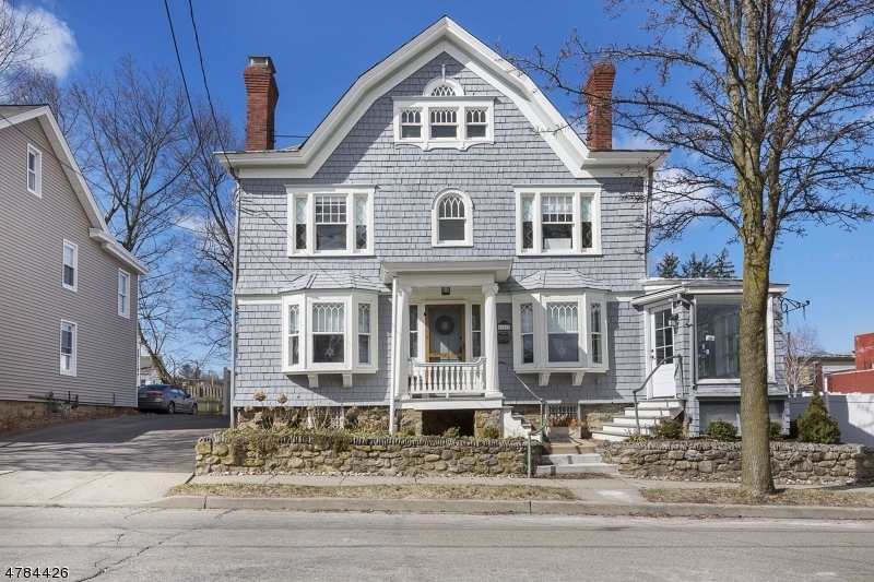 Property Photo:  107 W Moore St  NJ 07840 