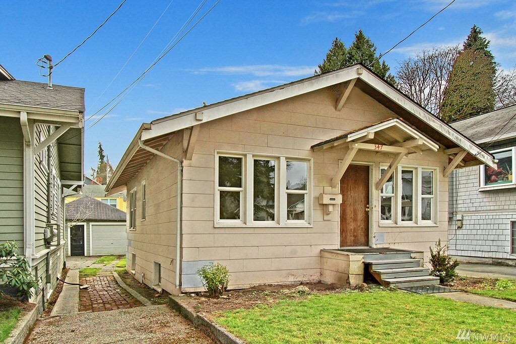 Property Photo:  347 NE 55th St  WA 98105 