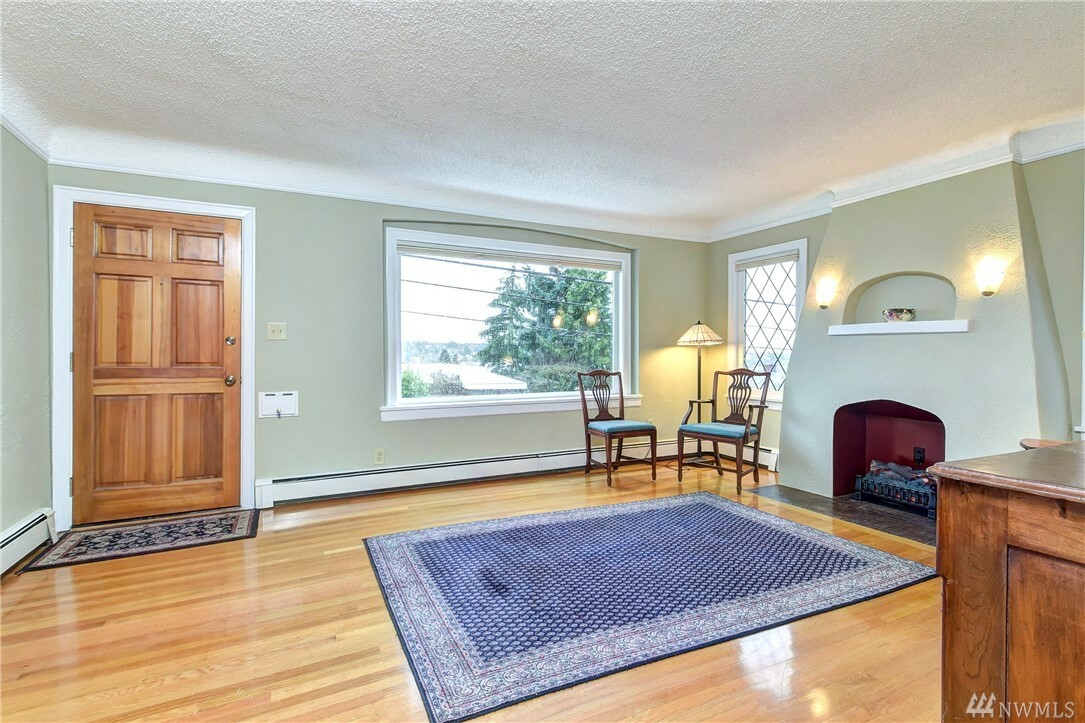 Property Photo:  106 N 42nd St  WA 98103 