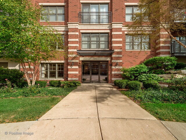 Property Photo:  255 Liberty Drive 606  IL 60187 