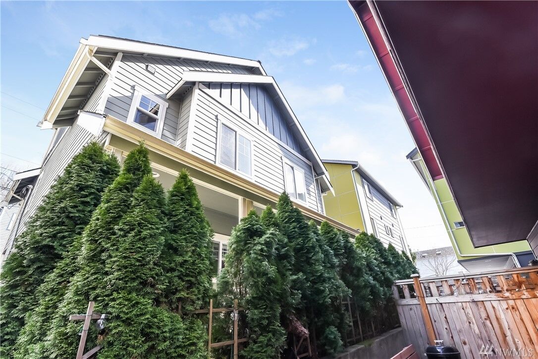 Property Photo:  4852  Delridge Way SW A  WA 98106 