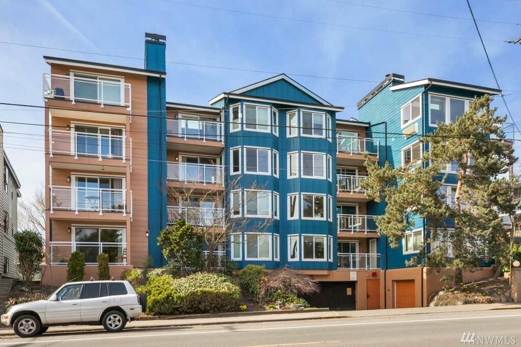 Property Photo: 7111 Linden Ave N 104 WA 98103