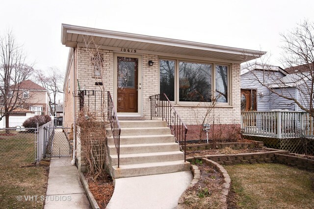 Property Photo:  10619 Albany Avenue  IL 60655 