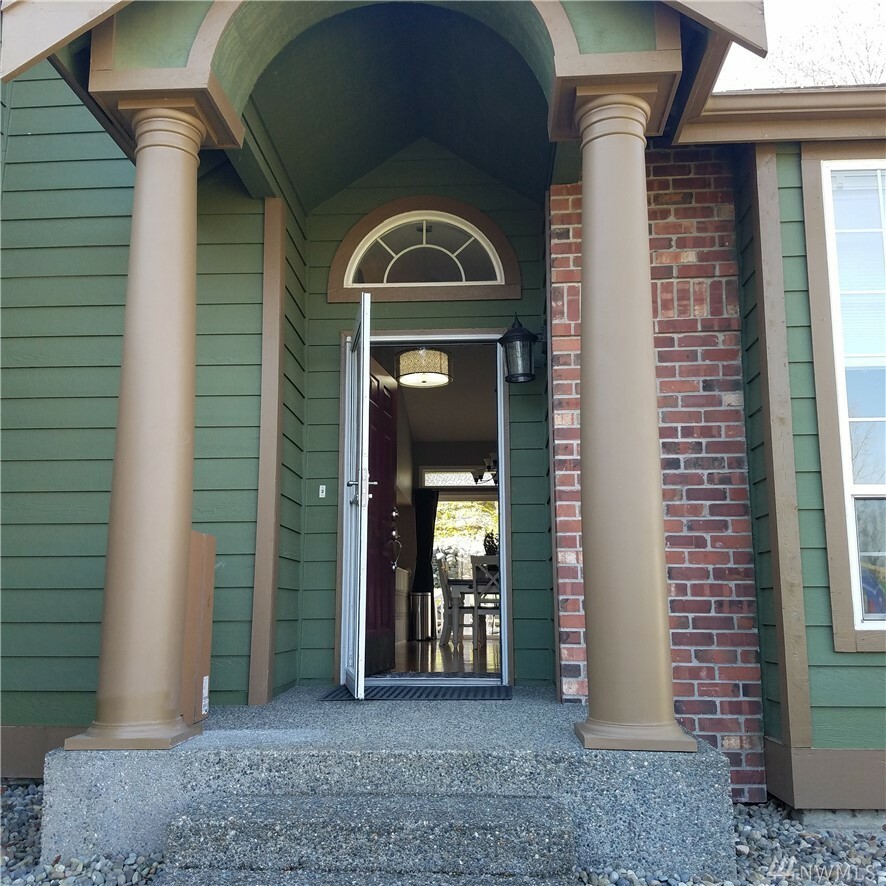 Property Photo:  1708 24th St Pl SE  WA 98372 