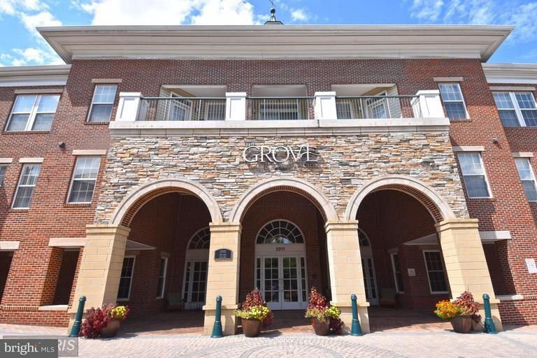 Property Photo:  2465 Army Navy Drive 1-217  VA 22206 