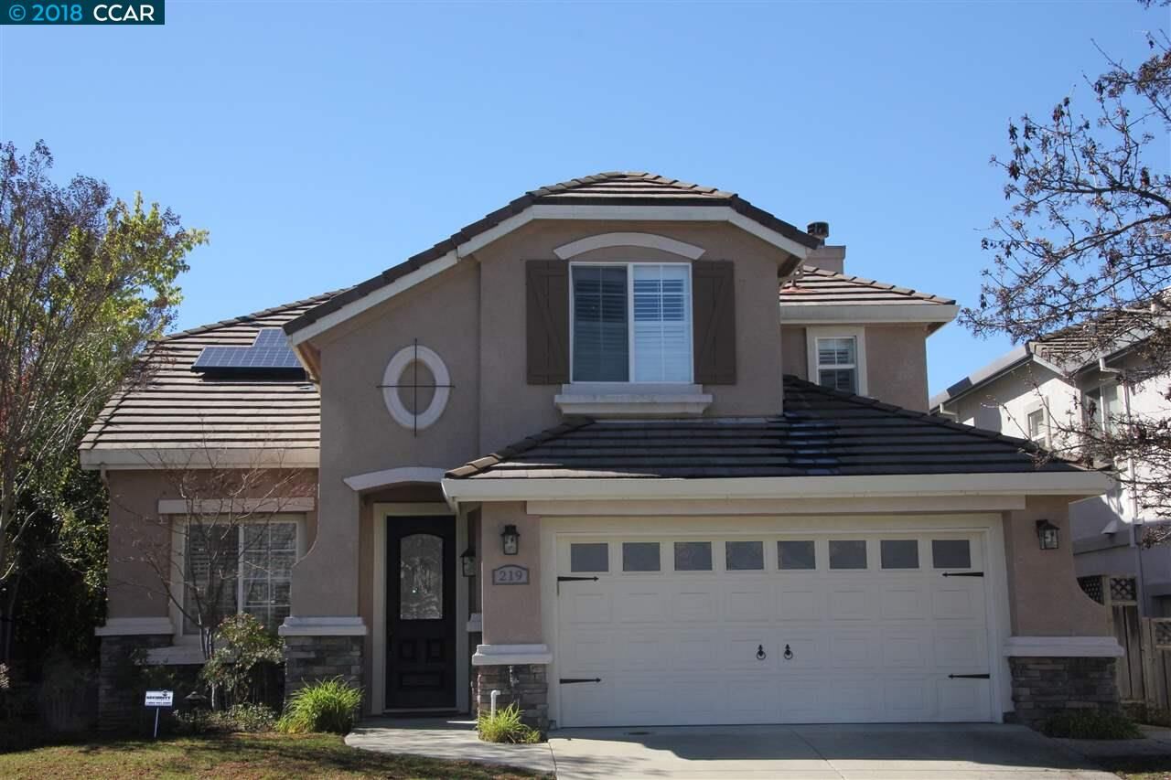 Property Photo: 219 Golf Links Street CA 94523