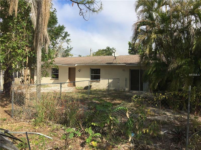 Property Photo:  2671 Maple Avenue  FL 33901 