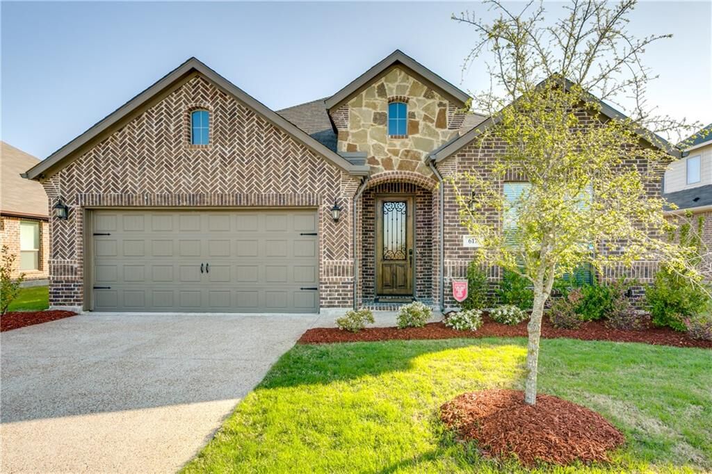 Property Photo: 617 Spruce Trail TX 75126