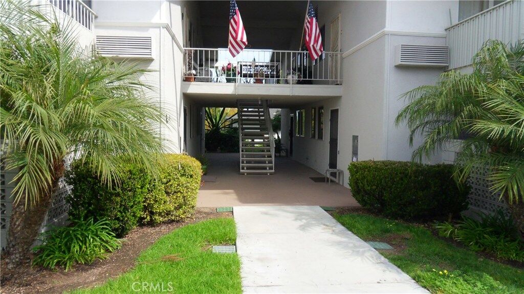 Property Photo:  268 Avenida Sevilla  CA 92637 