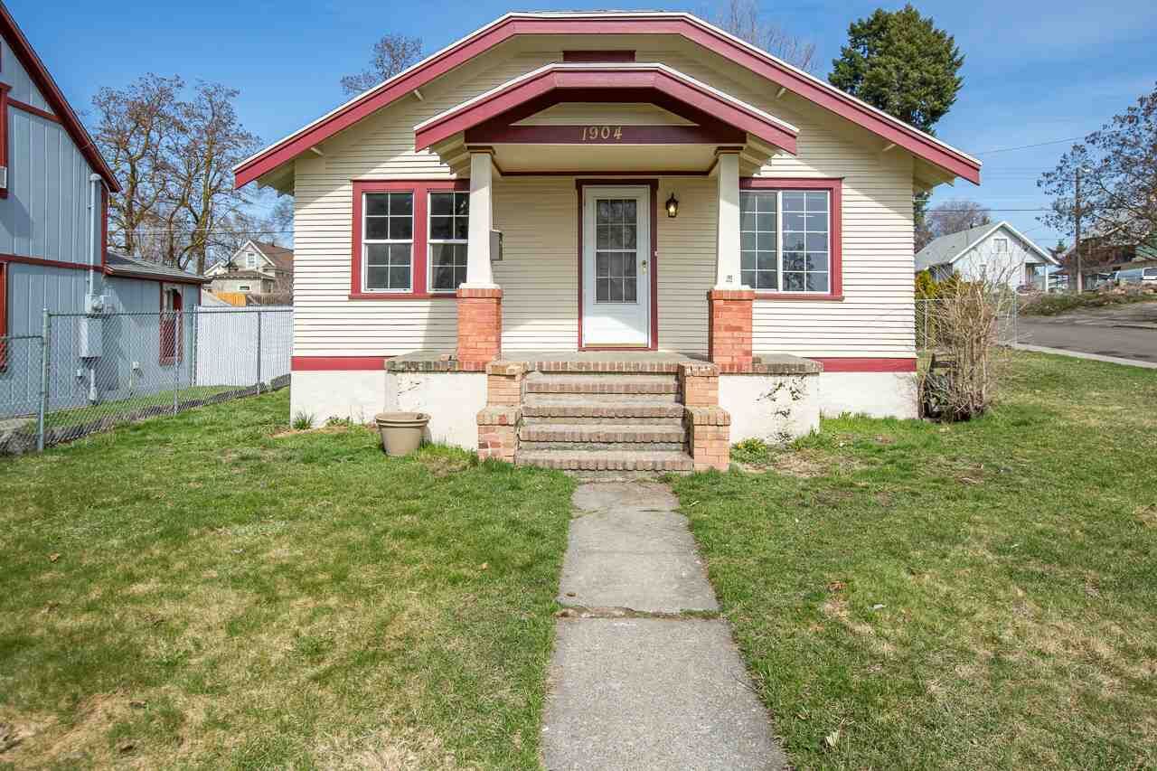 Property Photo: 1904 W Augusta St WA 99205