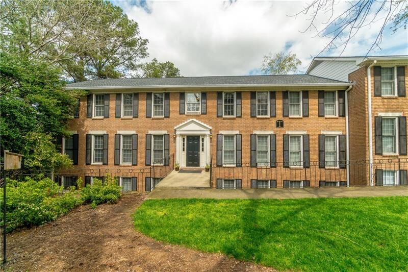 Property Photo:  1101 Collier Road T5   30318 