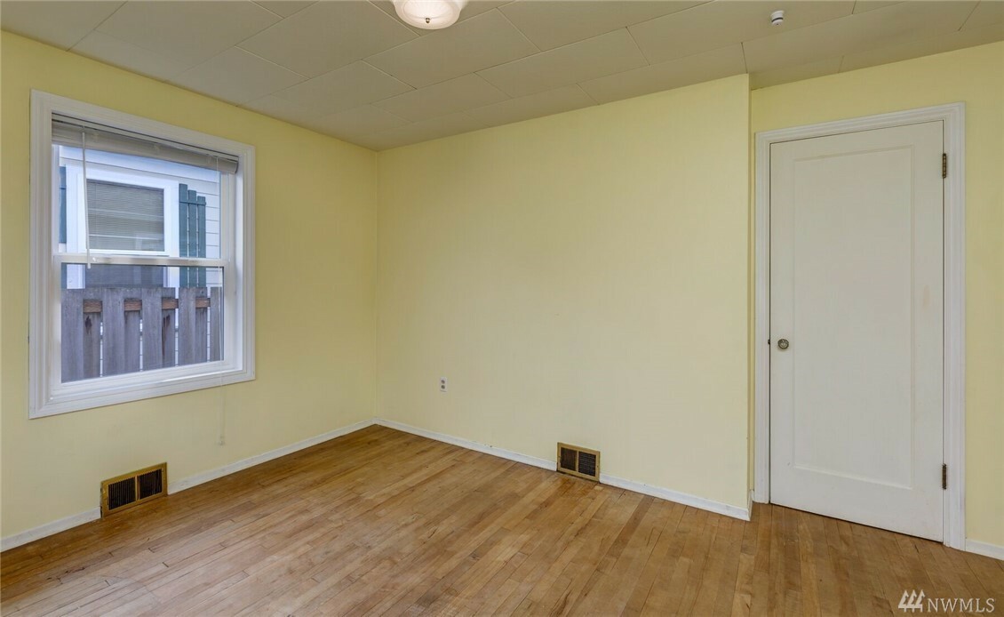 Property Photo: 306 14th St WA 98264