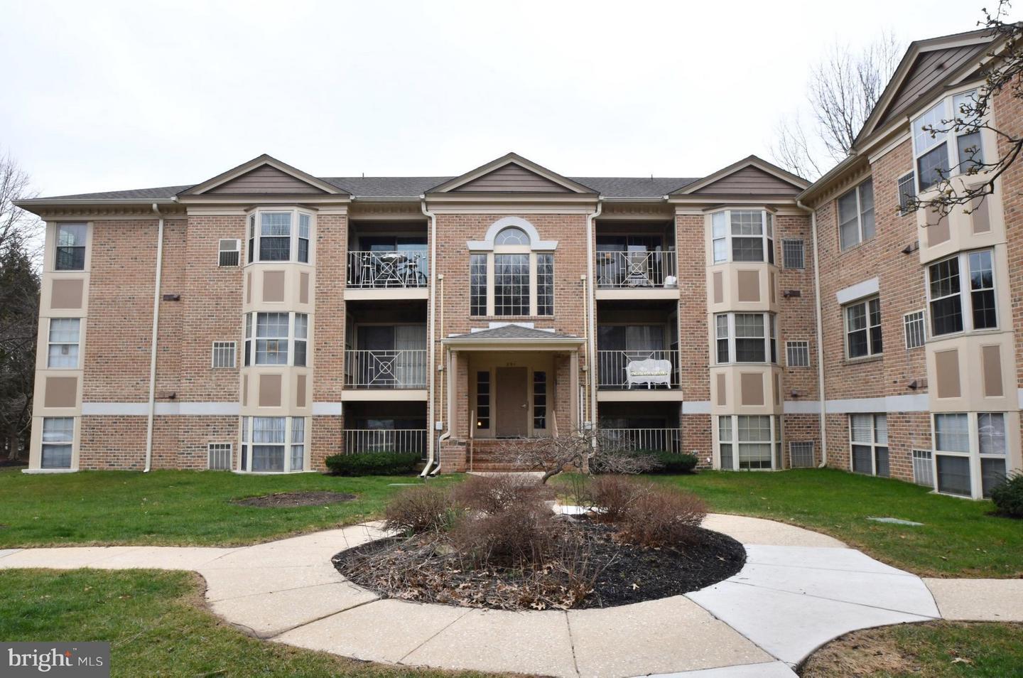 Property Photo:  201 Windmille Pointe 1A Court 1A  MD 21009 