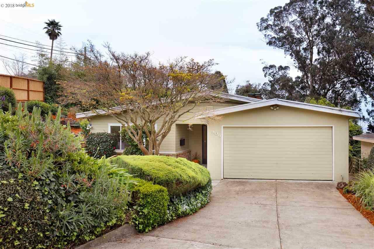Property Photo:  909 King Dr  CA 94530 