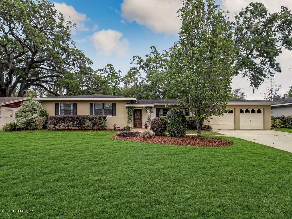 Property Photo: 7103 Andalusia Avenue FL 32217
