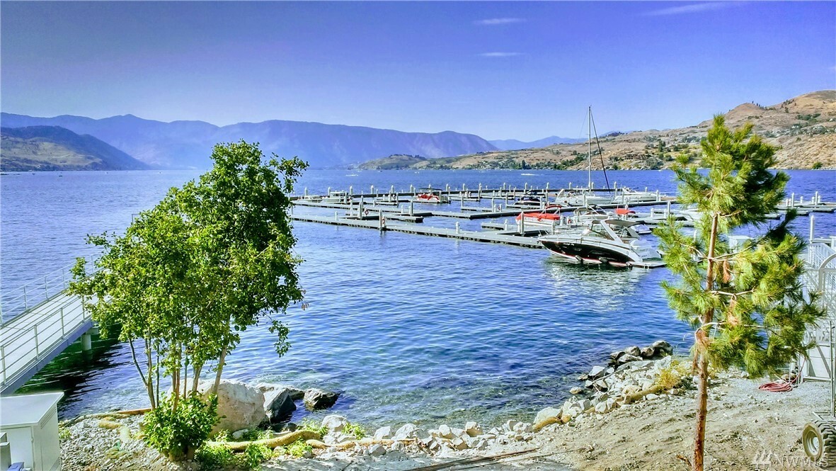 1328 W Woodin Ave E4  Chelan WA 98816 photo