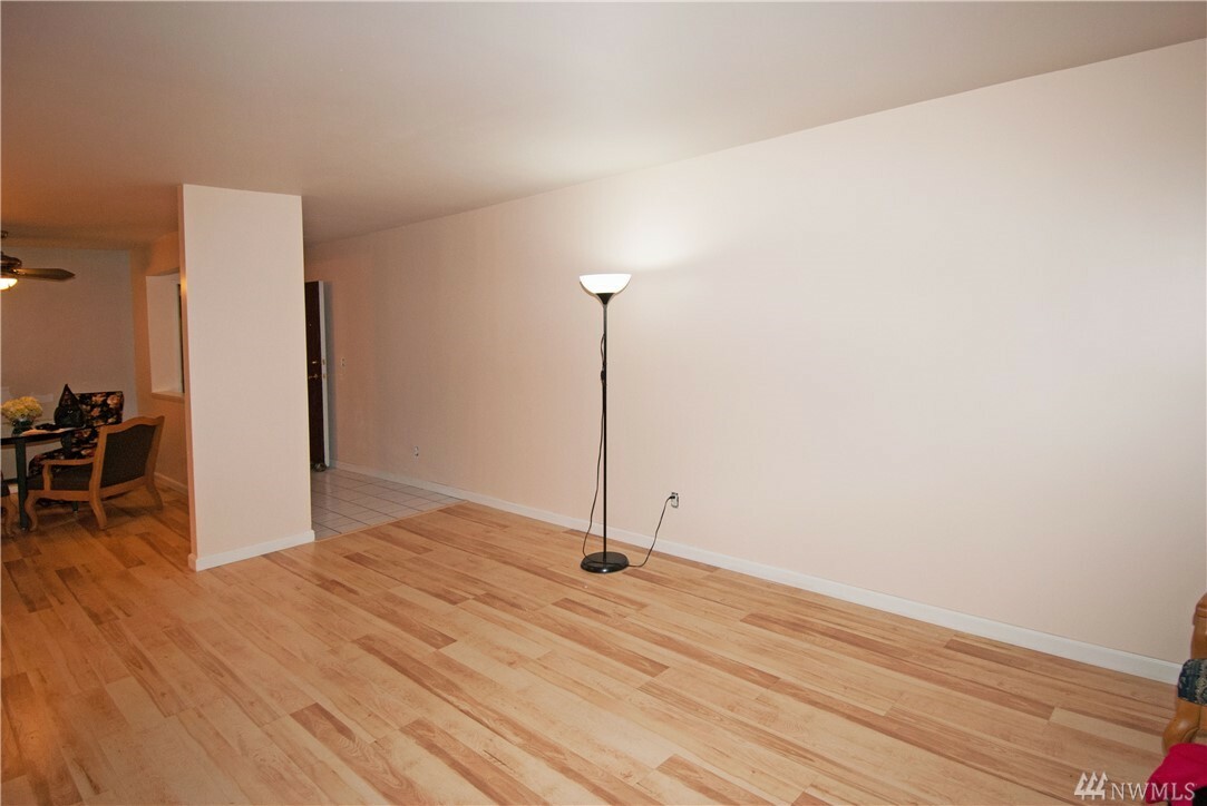 Property Photo:  14620 NE 32nd St F12  WA 98007 