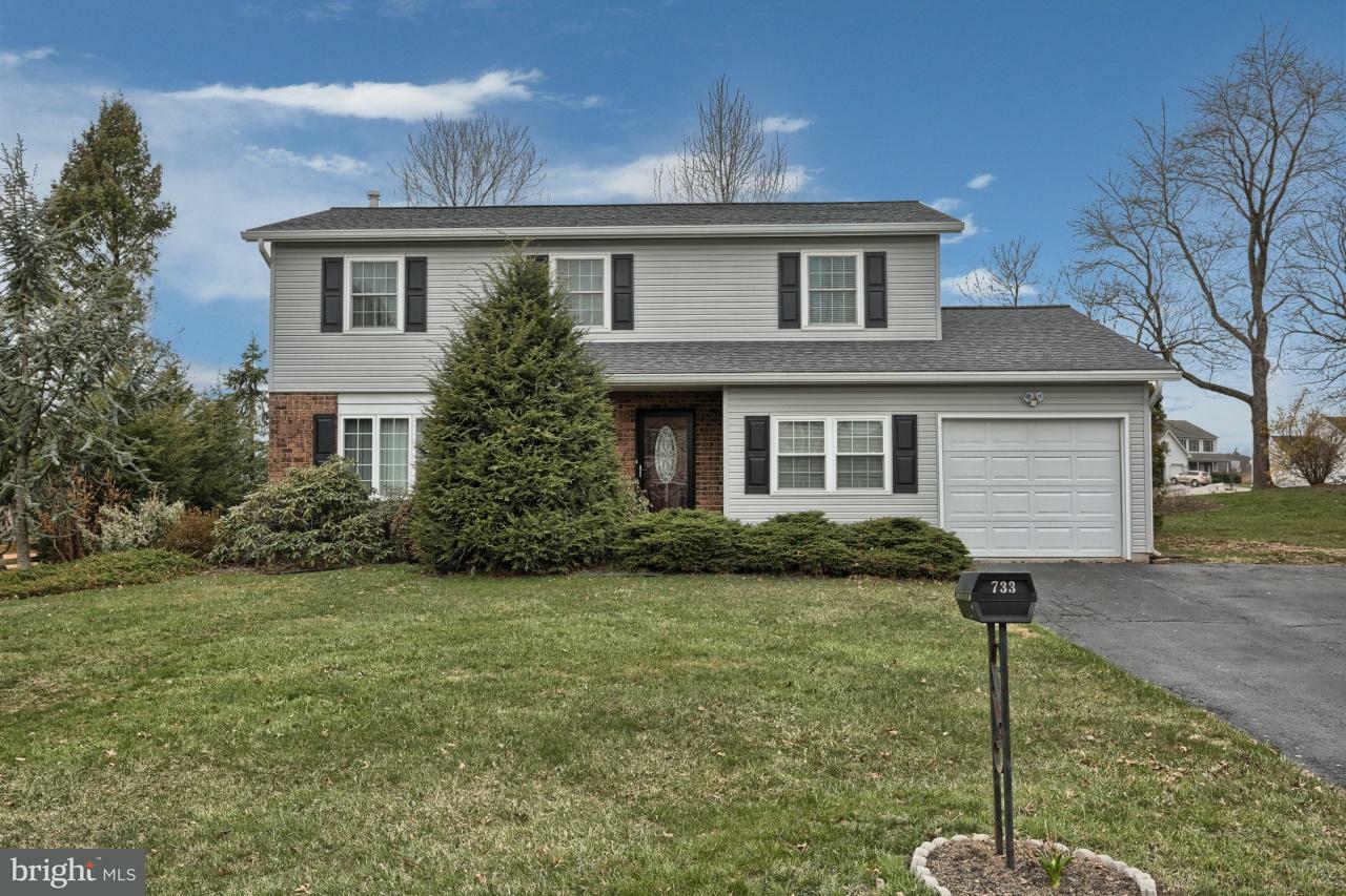 Property Photo:  733 Blue Jay Road  PA 17111 