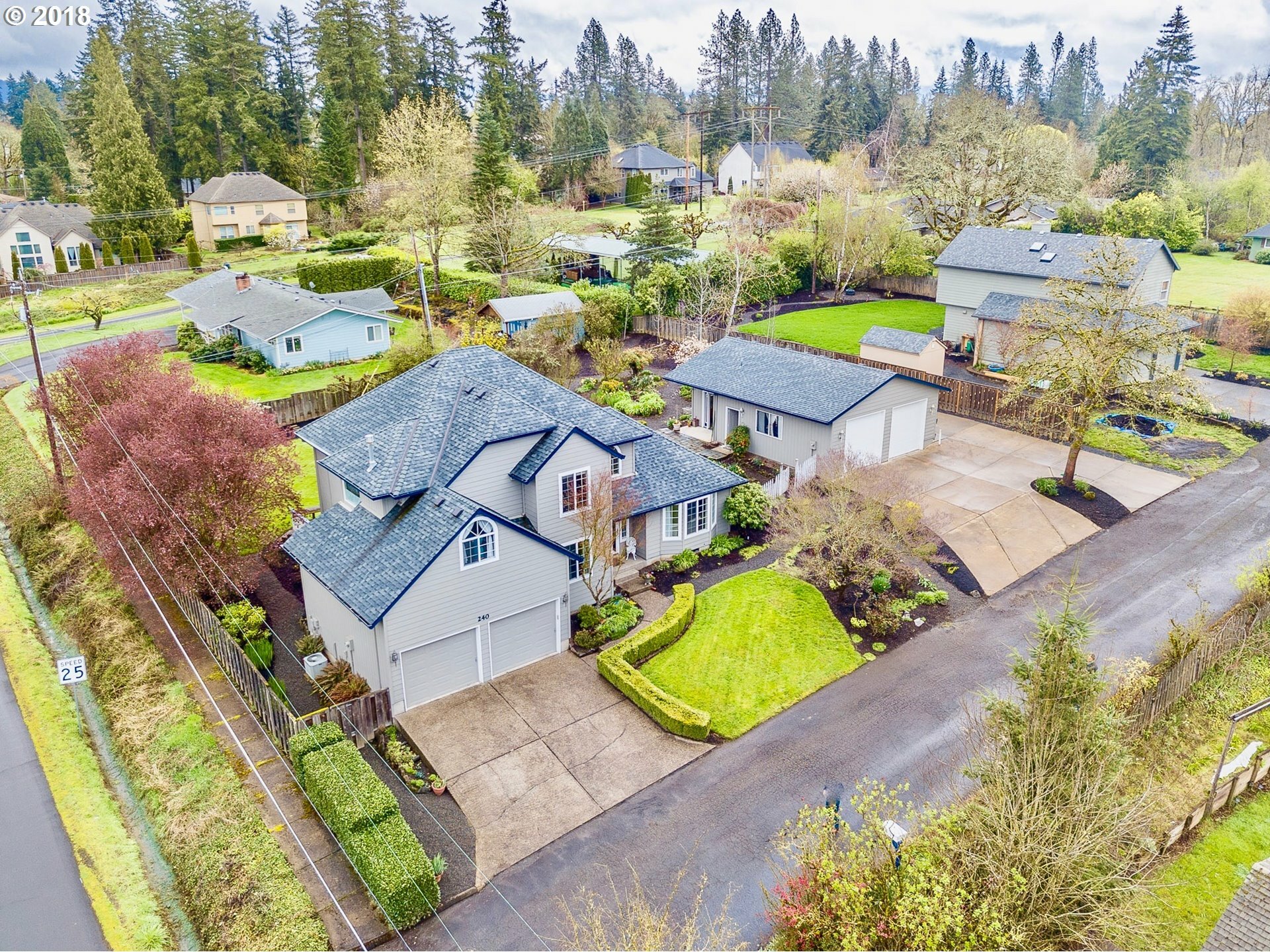 Property Photo: 240 NW 147th Pl OR 97006
