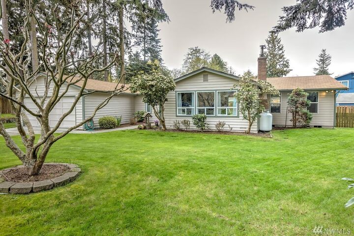 Property Photo:  1213 Independence Ct  WA 98277 