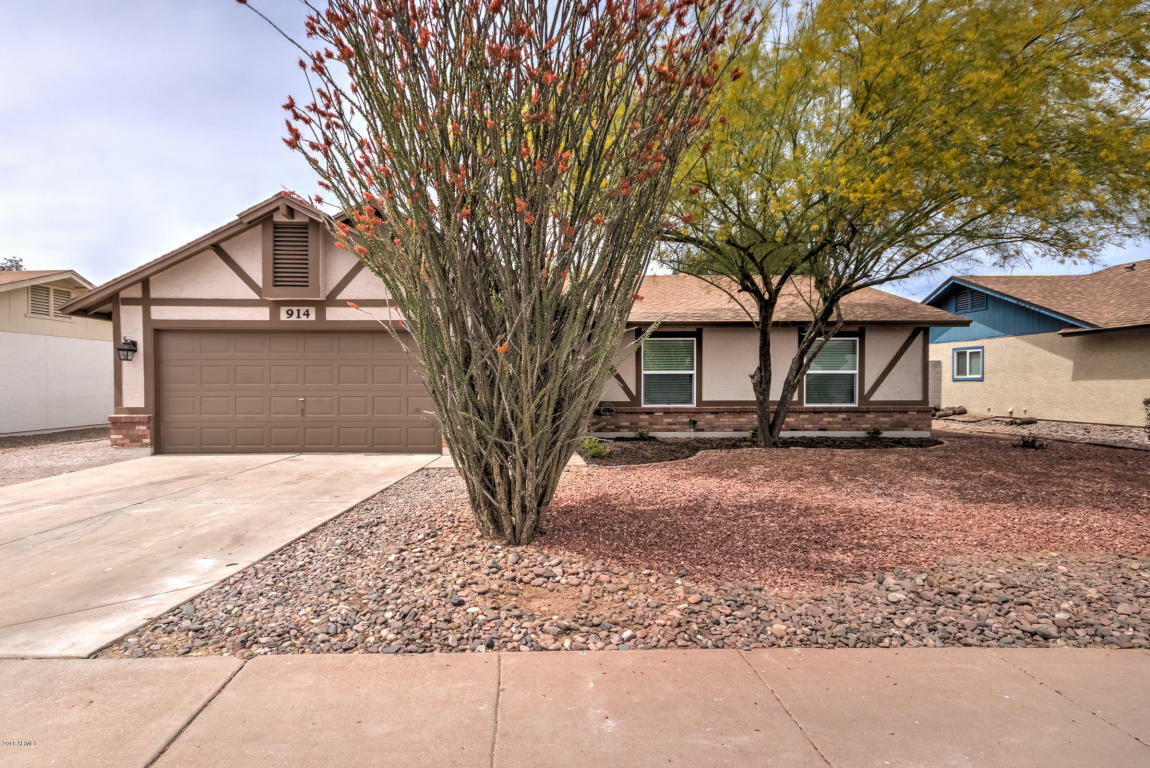 Property Photo:  914 S Gilmore --  AZ 85206 