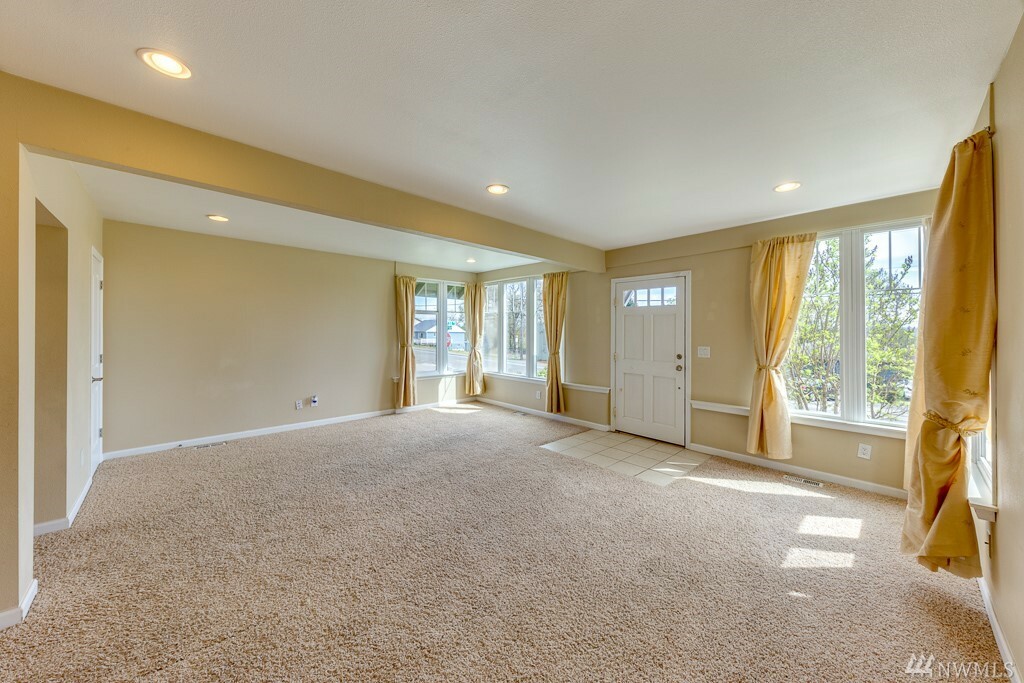 Property Photo: 4402 S 3rd Ave WA 98203