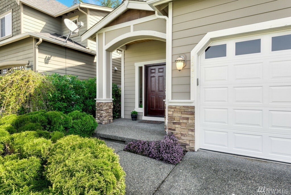 Property Photo: 22631 44th Dr SE WA 98021