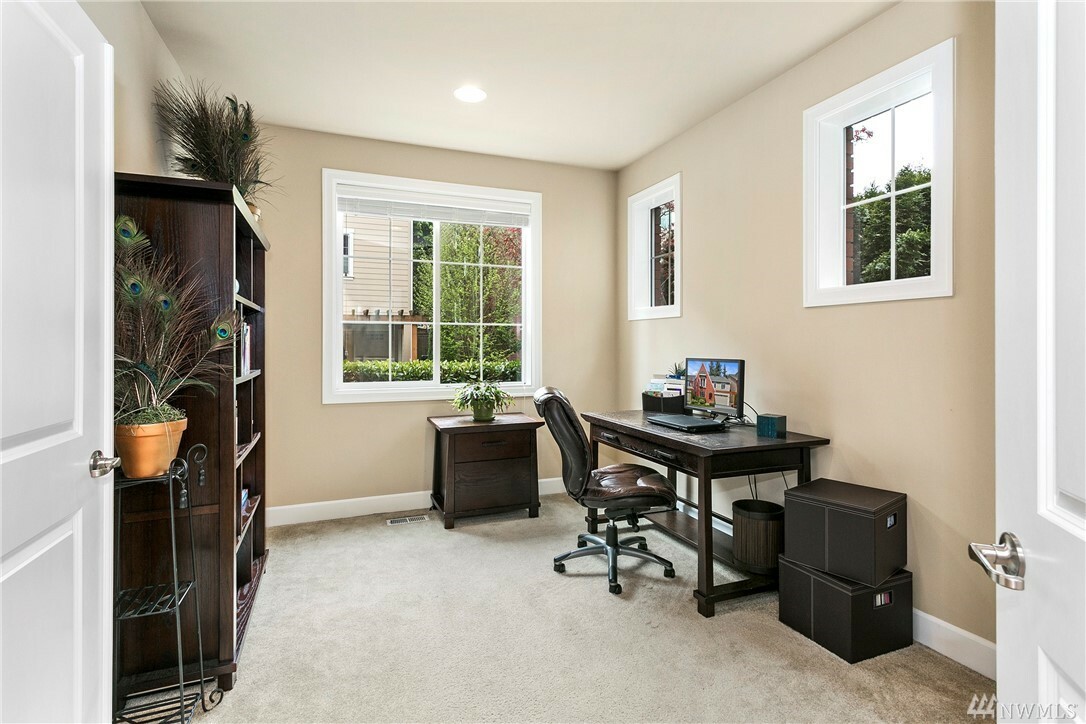 Property Photo: 12320 NE 86th Wy 7 WA 98033