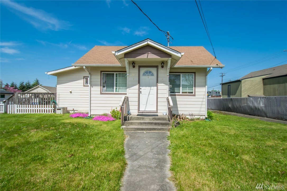 Property Photo:  211 S 80th St  WA 98408 