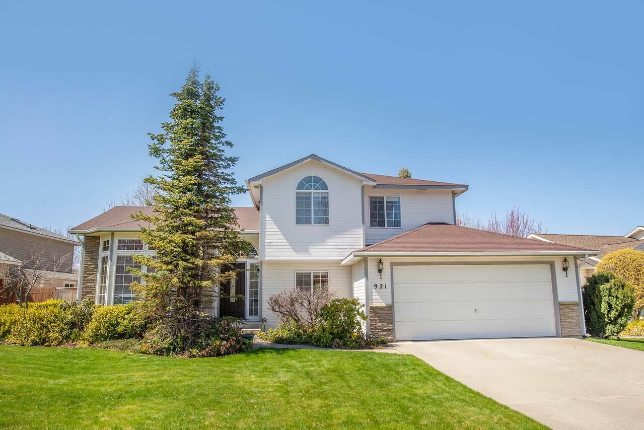 Property Photo:  921 N Wright Blvd  WA 99019 