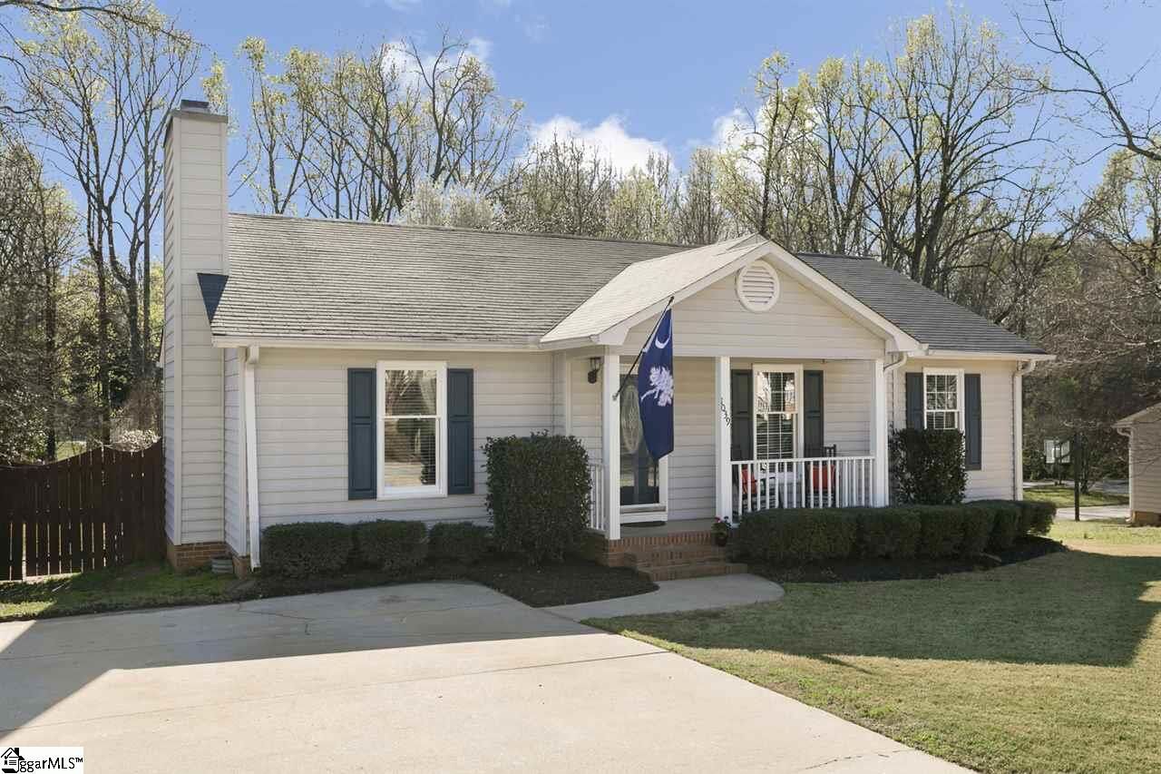 Property Photo:  1039 Summit Drive  SC 29609 